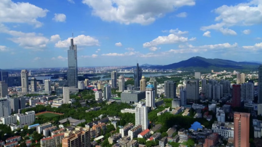 锚定“万亿级”目标，南京冲刺