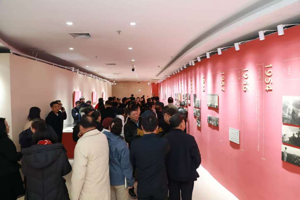 中国文联纪念舒同诞辰120周年：再现“马背书法家”传奇